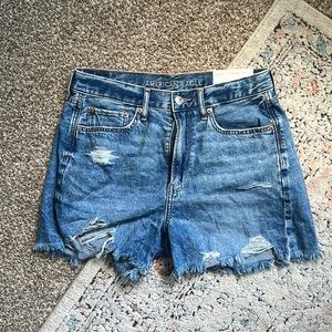 NWT American Eagle 90s boyfriend Mid length shorts